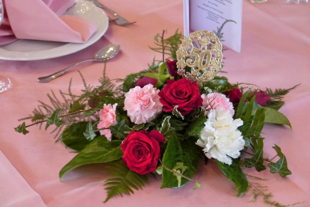 table decor wedding golden weddings flowers pink deco strauss roses 627546.jpgd